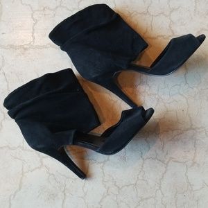 Steven Madden Black Suade Healed Shoes